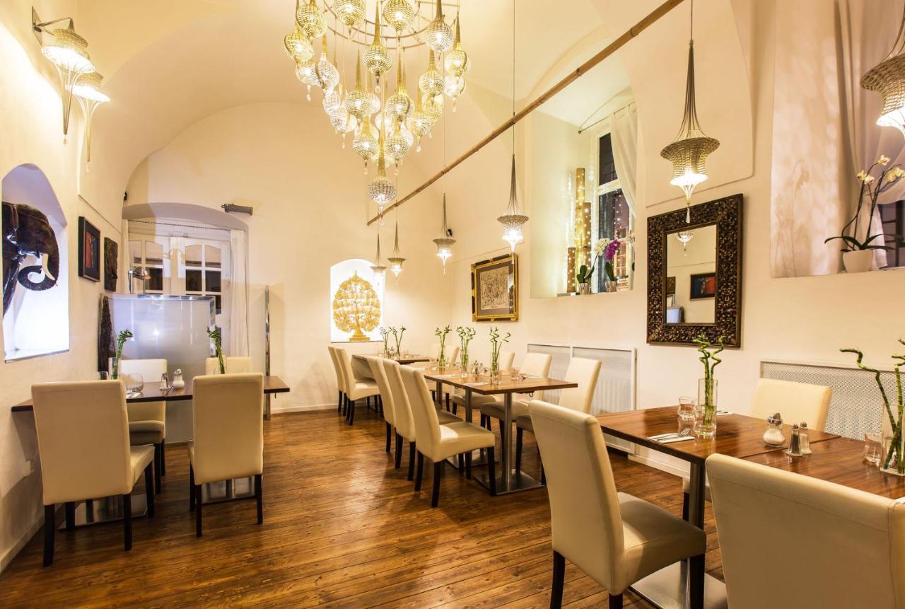 Hotel U Zlateho Jelena Prague Exterior photo